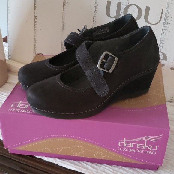 dansko womens dress shoes